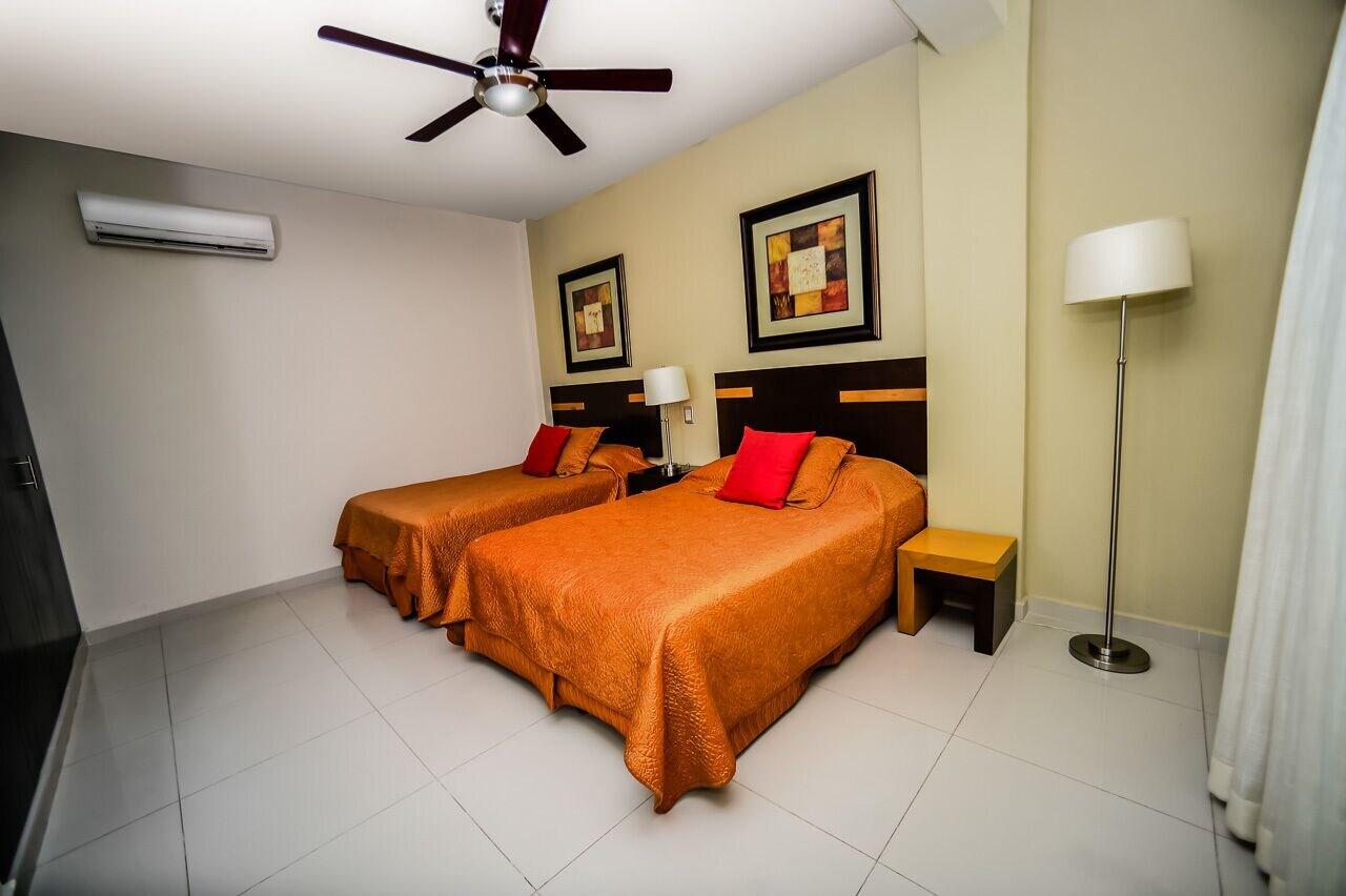 Encanto Riviera Condo Hotel Playa del Carmen Esterno foto