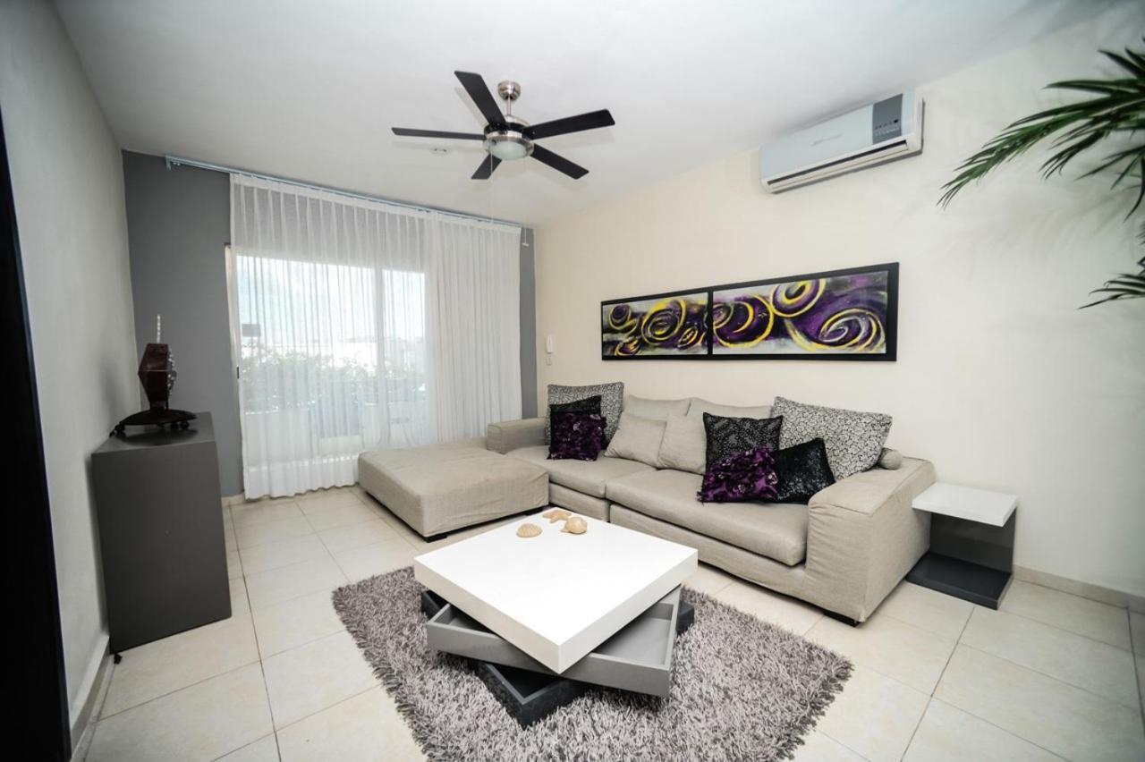 Encanto Riviera Condo Hotel Playa del Carmen Esterno foto