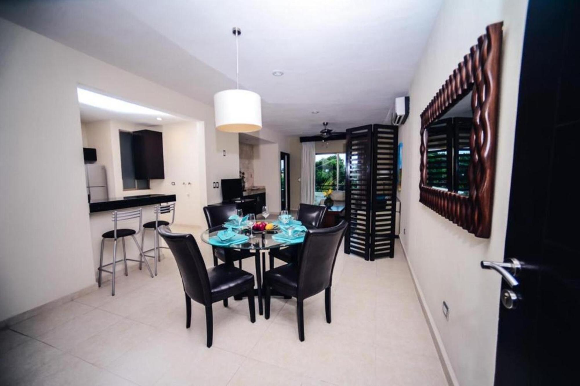 Encanto Riviera Condo Hotel Playa del Carmen Esterno foto